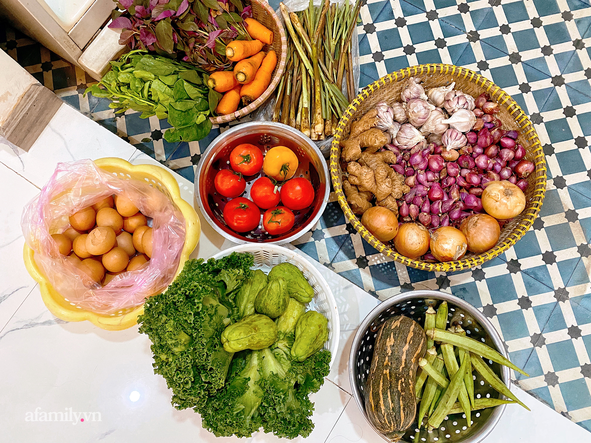 Cọng hành, bó cải bỗng thành "của" quý của nhiều gia đình tại Sài Gòn, thay đổi luôn cách dùng rau thịt trong mỗi bữa ăn! - Ảnh 7.