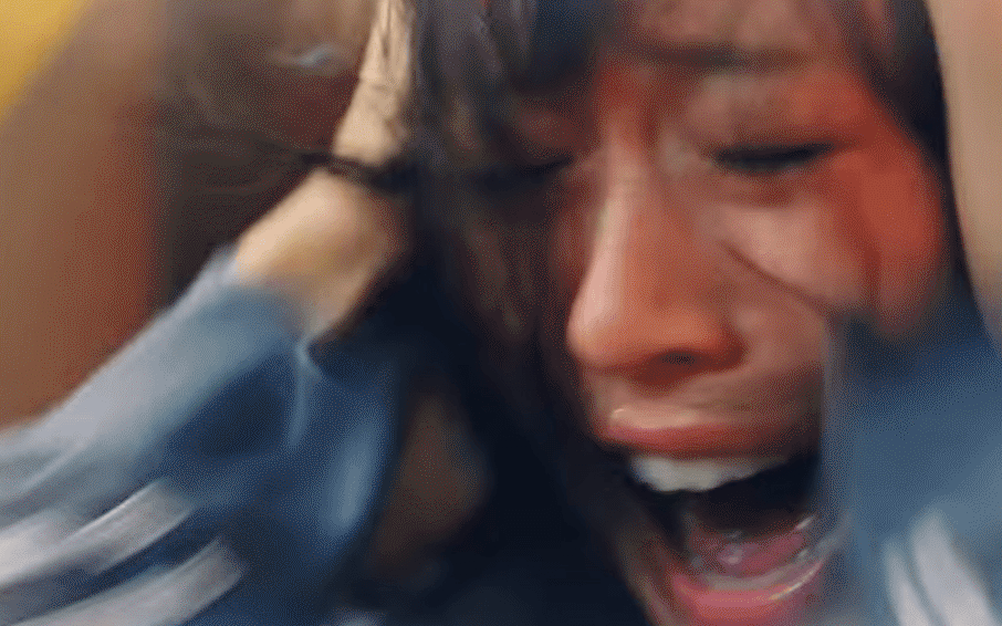 Cuộc chiến thượng lưu 3 tập 8: Seok Kyung hóa điên, Su Ryeon đánh nhau như phim kiếm hiệp để giải cứu con