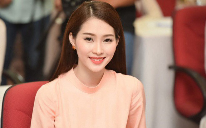 Đặng Thu Thảo bỗng bị "đào bới" và mỉa mai vì hành động sau khi đăng quang Hoa hậu Việt Nam 2012 