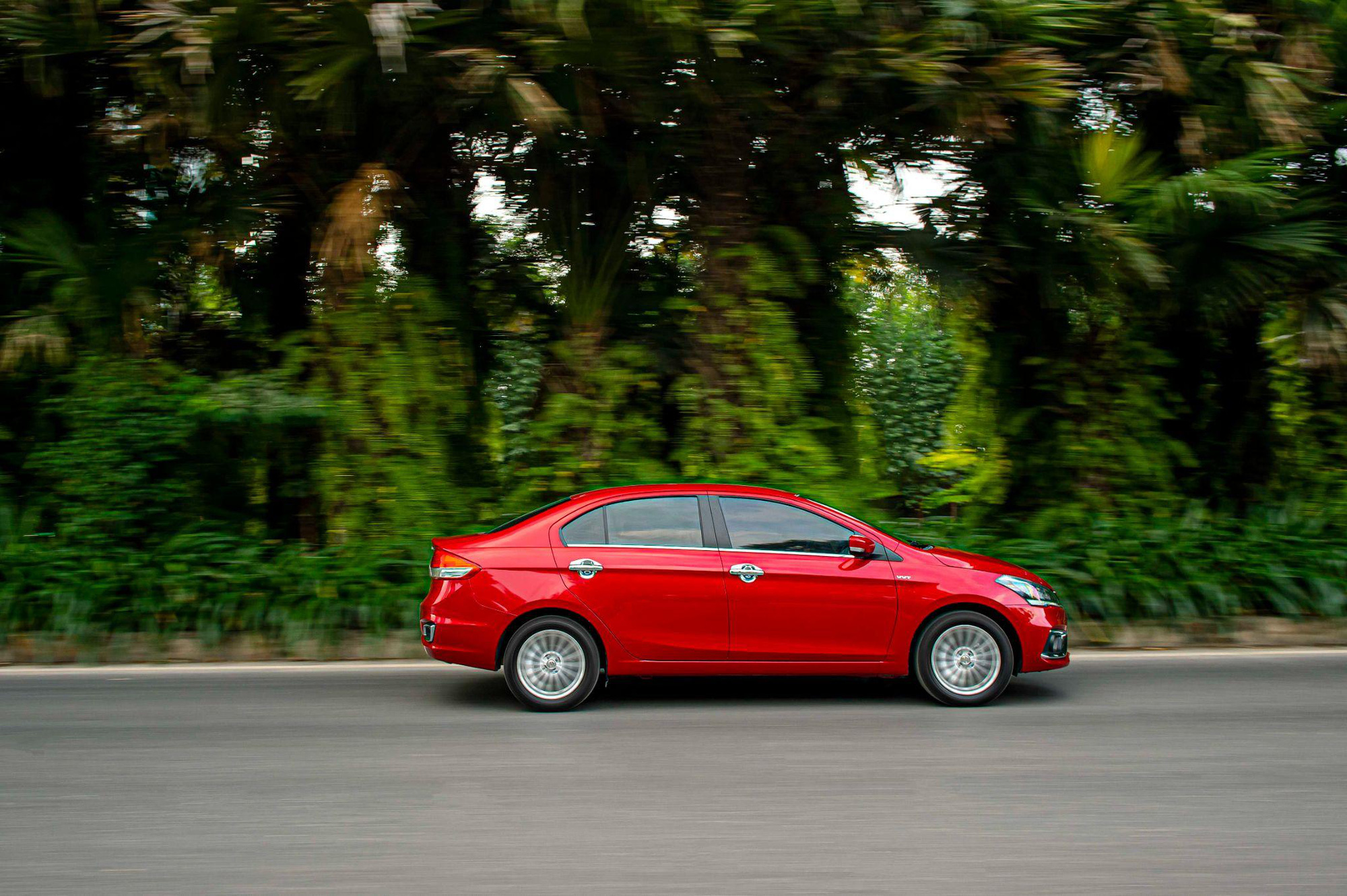 Chủ xe Suzuki Ciaz chia sẻ những điểm cộng bất ngờ, không kém cạnh các mẫu sedan hạng C - Ảnh 1.