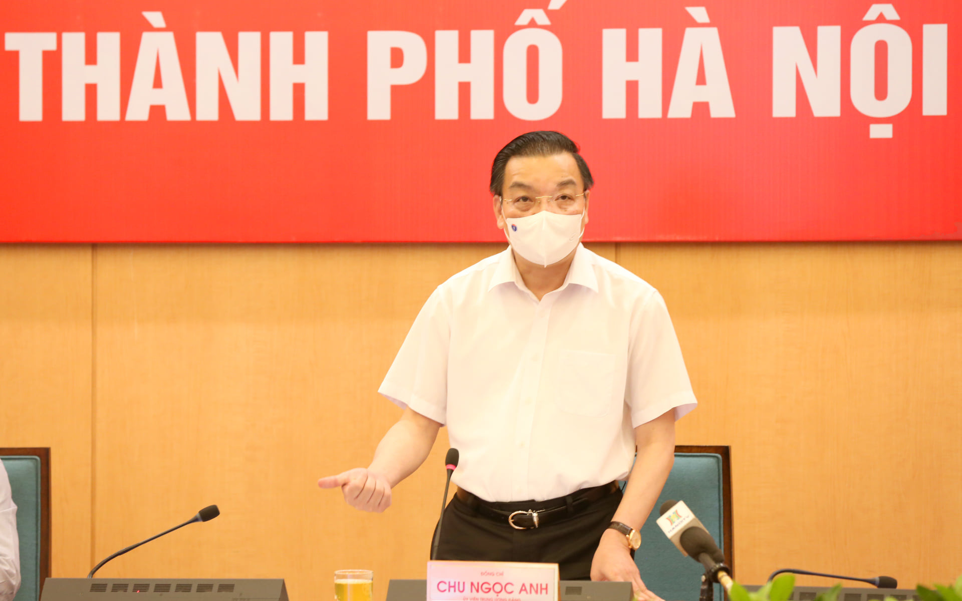 Chủ tịch Hà Nội: Áp dụng biện pháp mạnh hơn Chỉ thị 16 tại nơi có nguy cơ cao