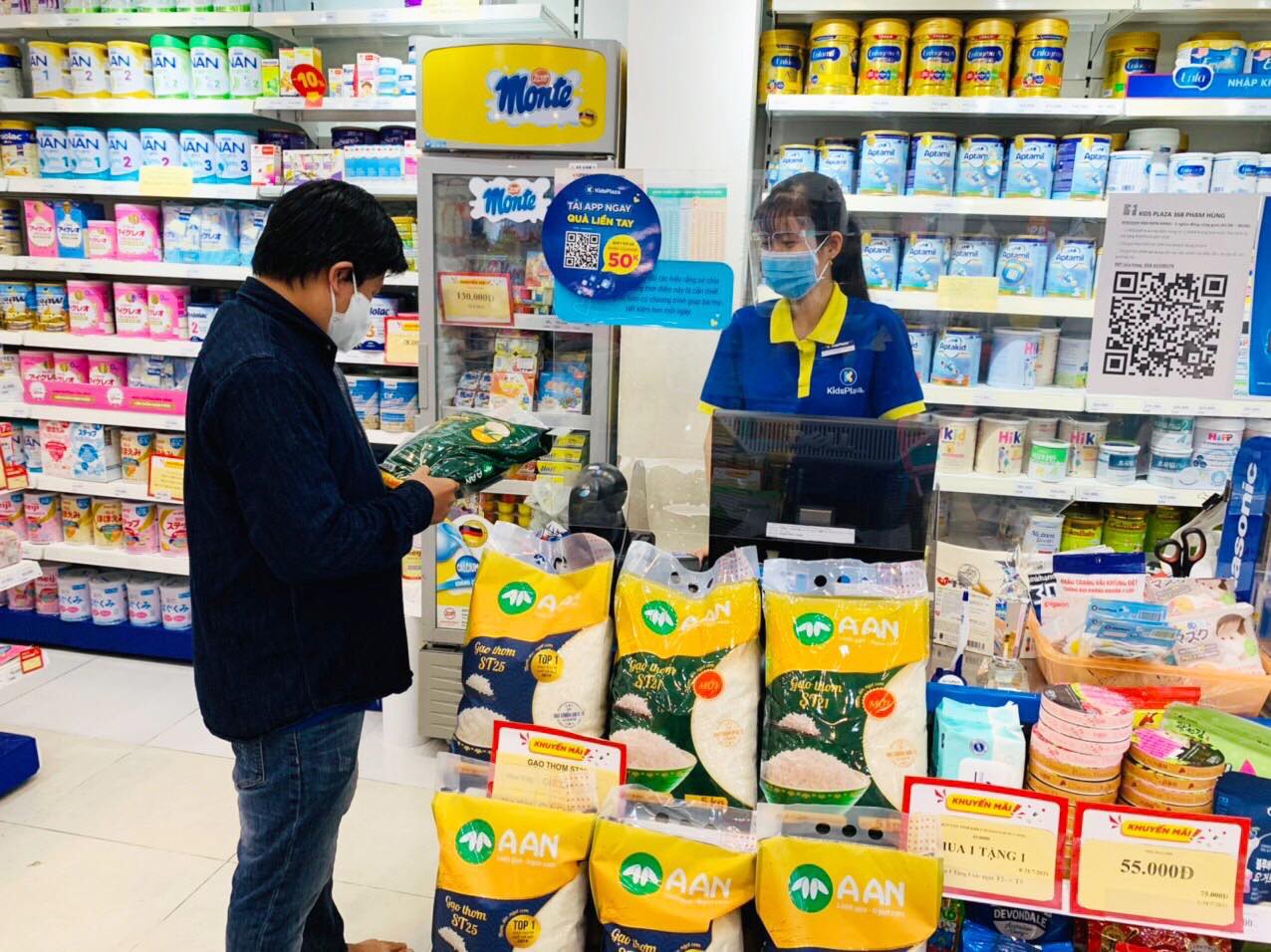 Mua bỉm sữa, gạo, thịt ngay tại chuỗi cửa hàng mẹ và bé - Ảnh 1.