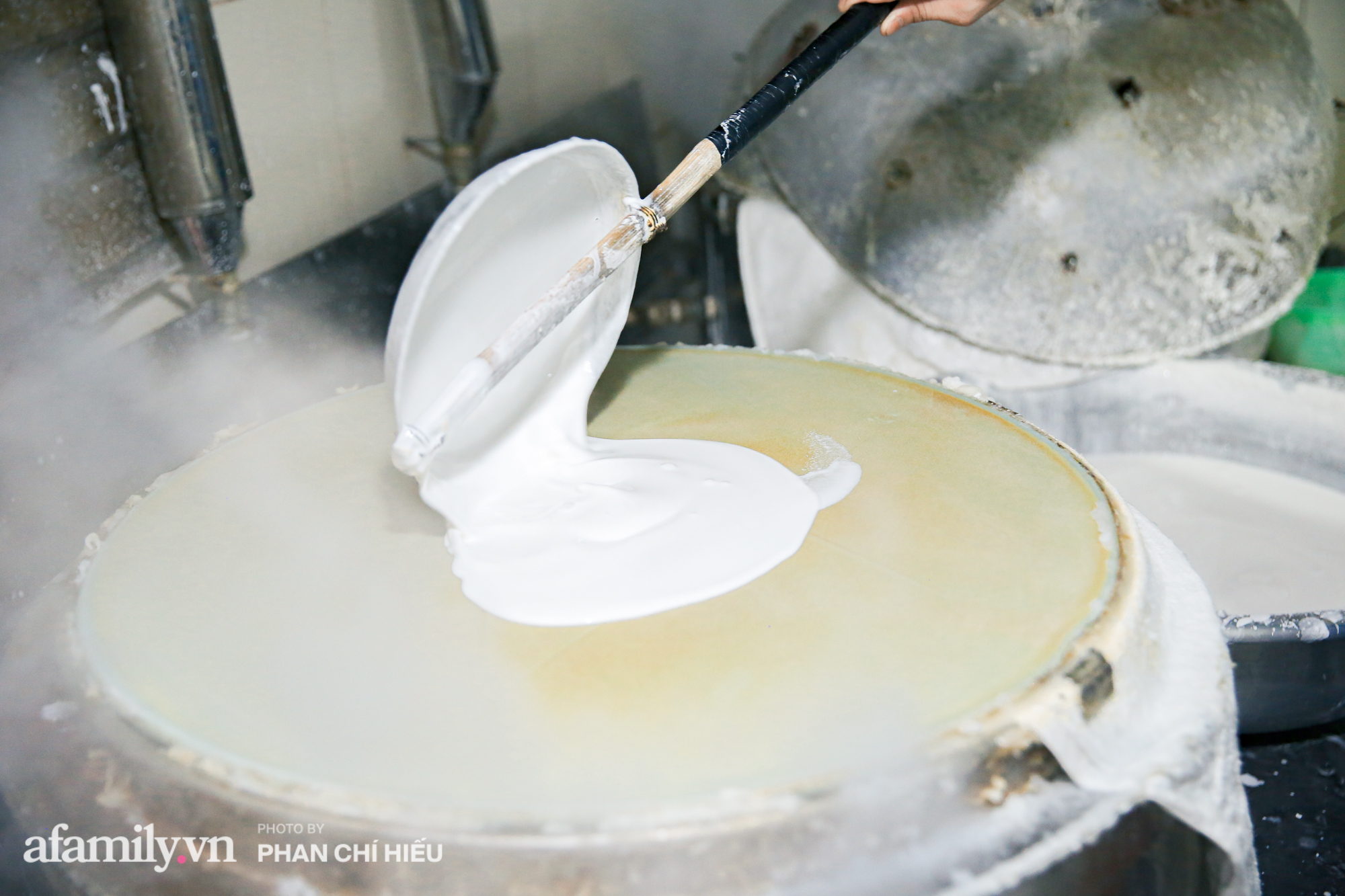 Bà chủ hàng bánh phở sạch hiếm hoi ở Hà Nội - Ảnh 8.