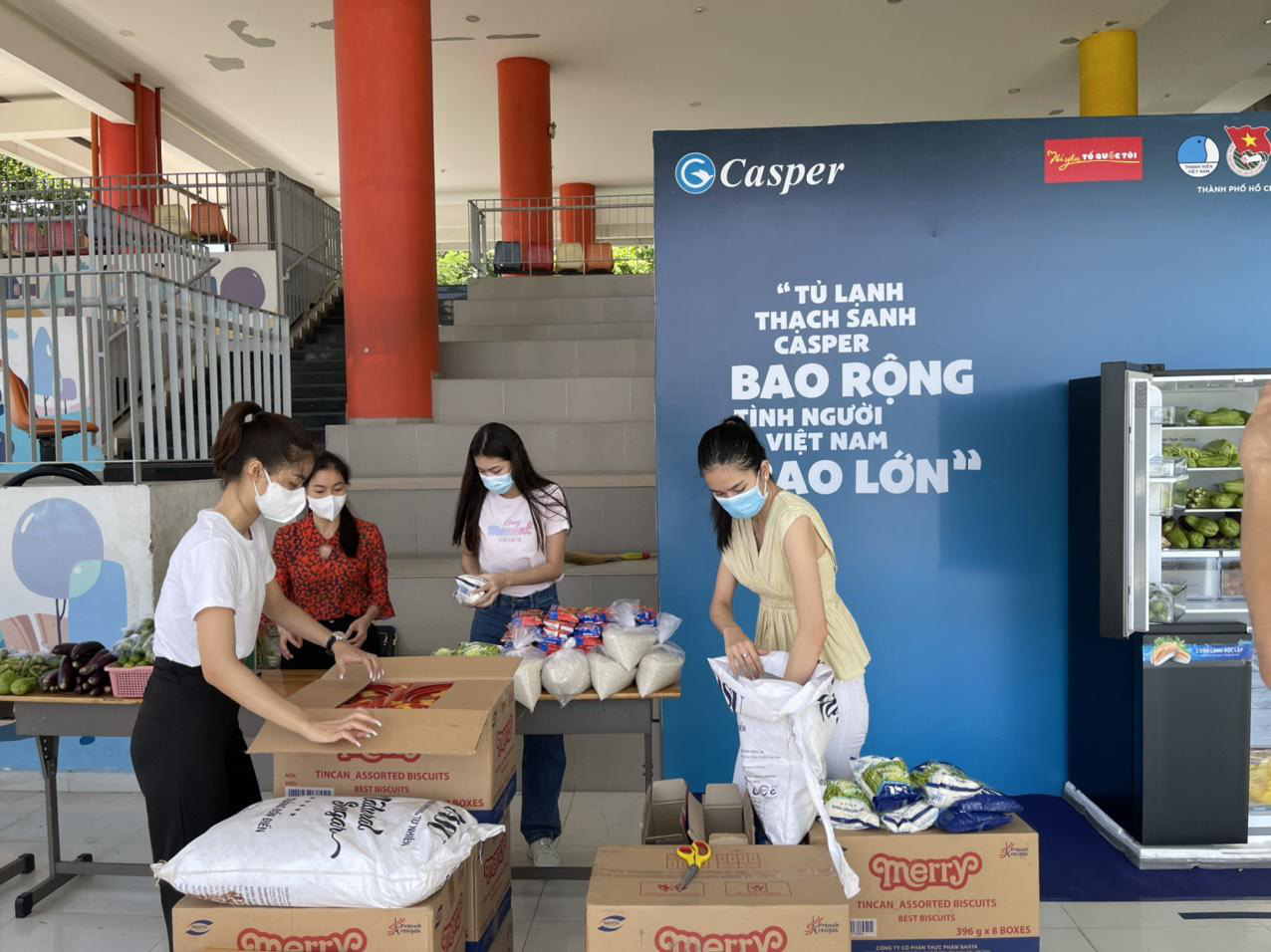 3 nàng hậu xuất hiện giản dị ủng hộ sự kiện Tủ lạnh Thạch Sanh tại TP.HCM - Ảnh 1.