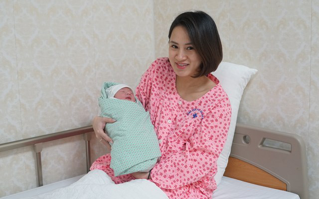 Những thứ mẹ bầu cần mang khi đi sinh con tại Bệnh viện Phụ sản Hà Nội mùa dịch  
