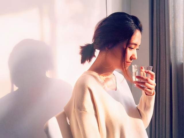 Chồng bệnh nặng nguy kịch, anh để lại cho vợ toàn bộ tài sản khiến tôi hoảng loạn, run bắn không dám nhận - Ảnh 1.