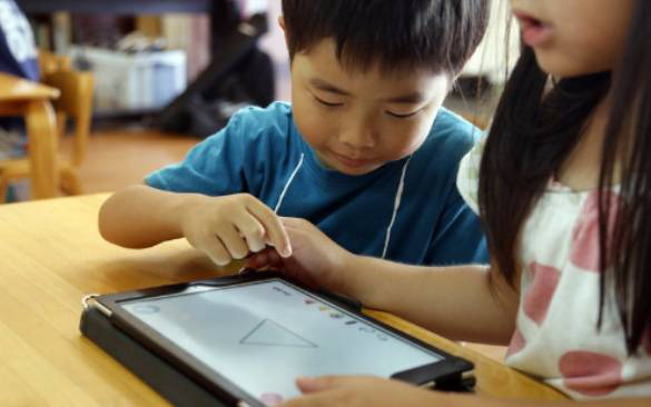 Loạt máy tính bảng dưới 5 triệu để mua cho con học online, lâu lâu bố mẹ dùng ké đọc báo, lướt web ngon lành