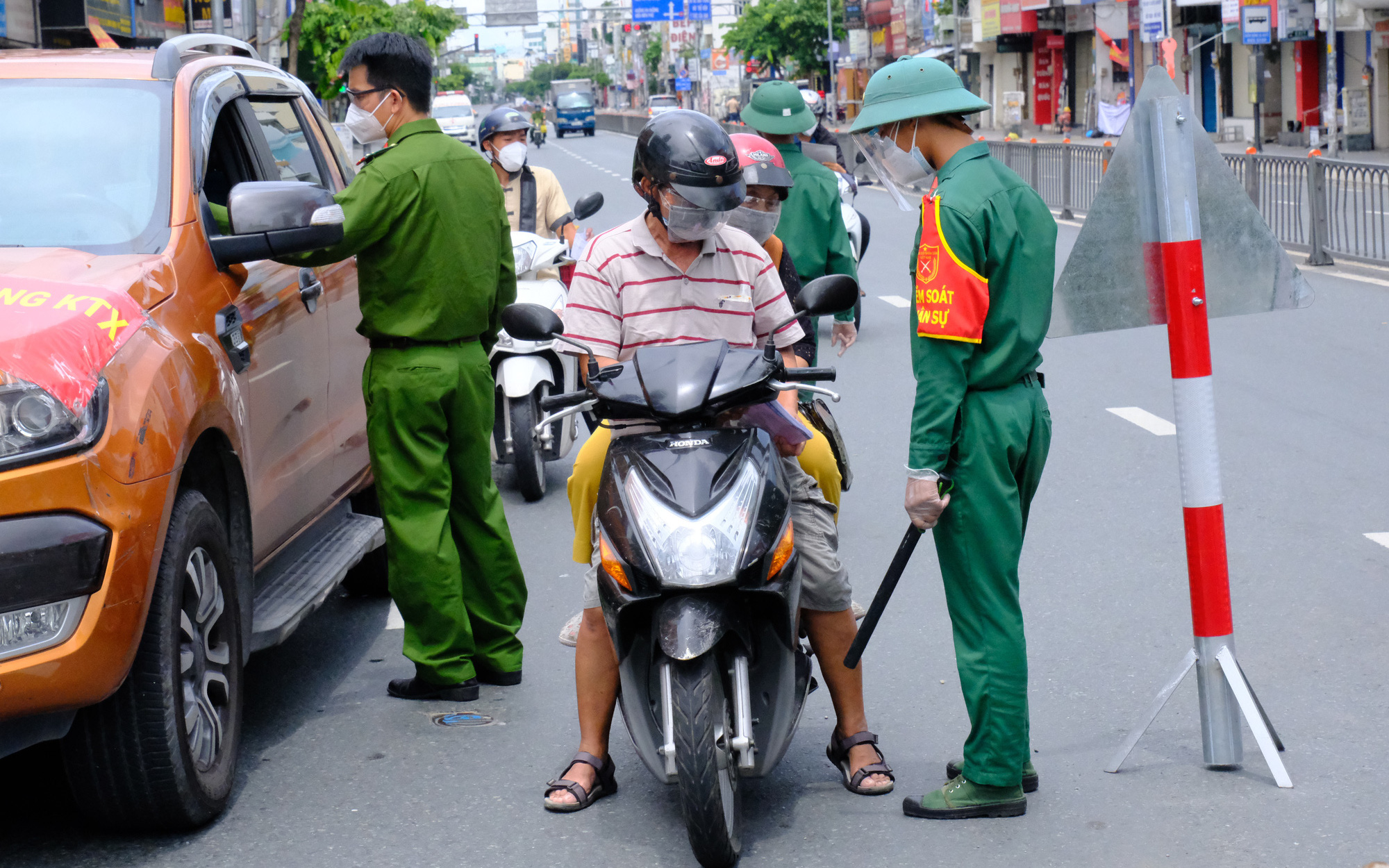 Các nhóm thiện nguyện có được Công an TP.HCM cấp giấy đi đường trong thời gian siết chặt giãn cách hay không?