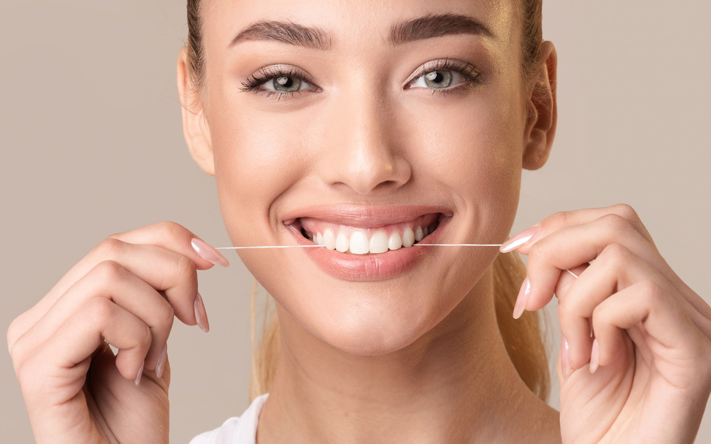 Dùng chỉ nha khoa thế nào cho hiệu quả và lời khuyên từ chuyên gia