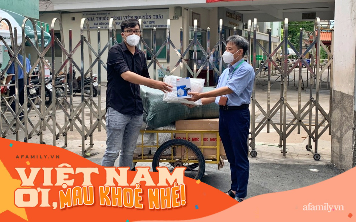 Tin nhắn nghẹn lòng lúc nửa đêm và 24 giờ huy động hơn 150 triệu đồng hỗ trợ bác sĩ Sài Gòn chống dịch