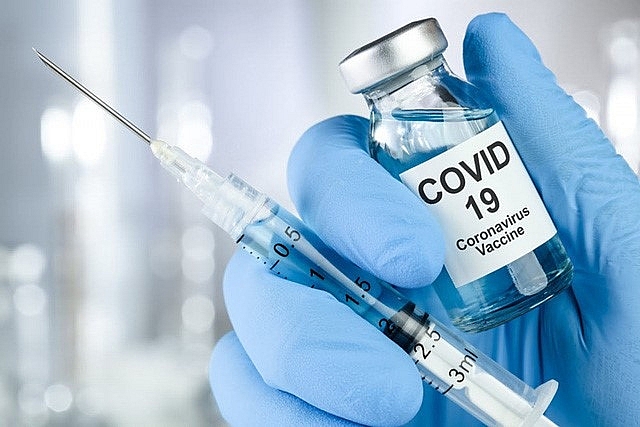sau-khi-tiem-vaccine-ngua-covid-19-can-lien-he-bac-si-ngay-neu-co-the-gap-cac-dau-hieu-sau.jpeg