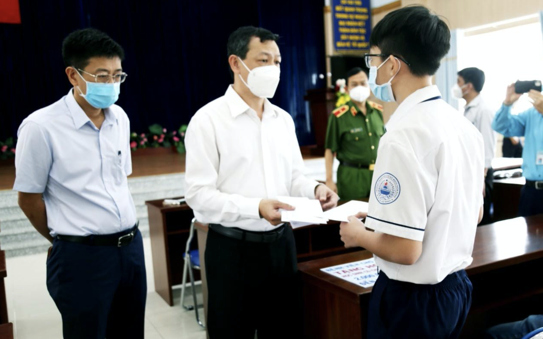 TP.HCM: 4 học sinh mồ côi vì COVID-19 được nhận "Học bổng đỡ đầu" đến khi tốt nghiệp đại học