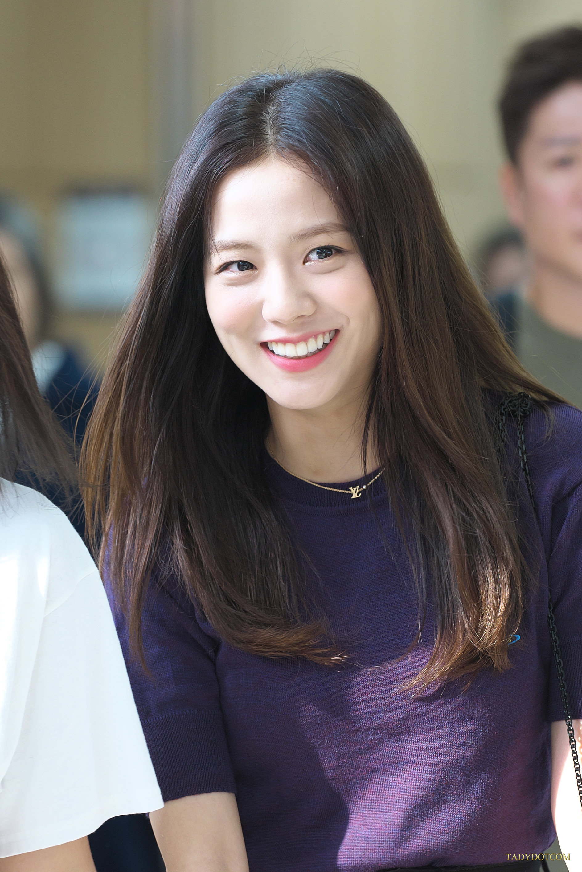 Jisoo già nua Nhược điểm nhan sắc "trí mạng" của Jisoo, makeup sơ sẩy là già ngay chục tuổi, lộ visual lão hóa không phanh - Ảnh 10.