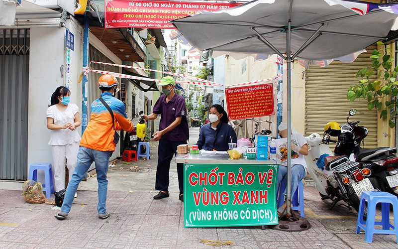 Chủ tịch TP.HCM: Người dân "vùng xanh" sẽ được đi chợ mỗi tuần 1 lần