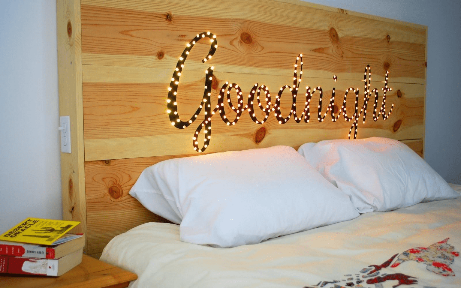7 ý tưởng thiết kế phòng ngủ độc đáo từ việc decor đầu giường