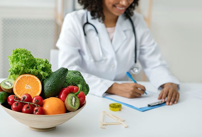 Nghiên cứu mới đây đã chỉ ra tiêu thụ một số loại thực phẩm có thể làm tăng hoặc giảm tuổi thọ - Ảnh 3.