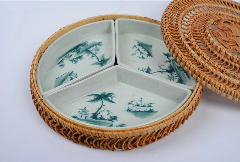 Đã đẹp lại còn sang hết nấc, bảo sao các chị em cứ đổ đứ đừ với các mẫu khay sứ đựng bánh kẹo - Ảnh 1.