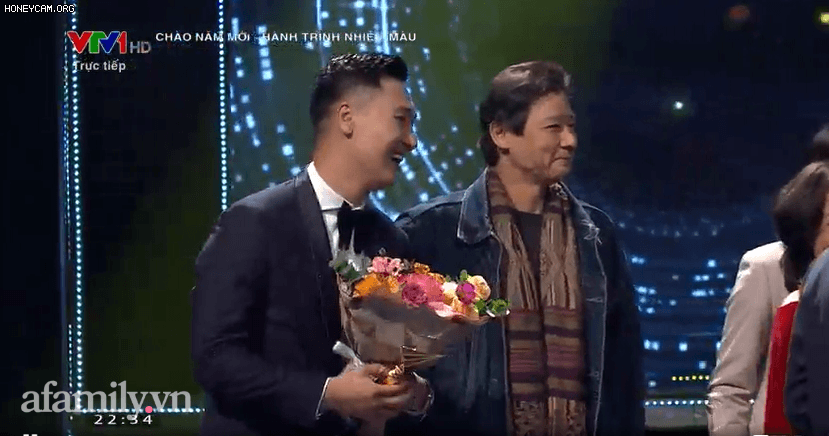 Hương vị tình thân là phim truyền hình ấn tượng nhất VTV Awards 2021, Phương Oanh không xuất hiện mà làm điều này - Ảnh 1.
