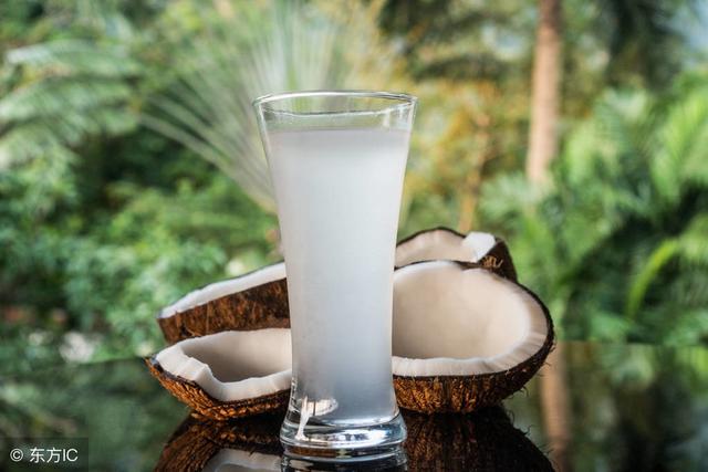 Duy trì thói quen uống nước dừa trong 