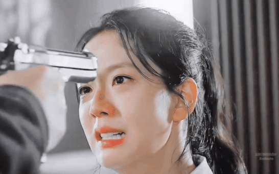 Lộ diện mỹ nhân Hàn sắp giành ngôi vị "nữ hoàng nước mắt" của Song Hye Kyo