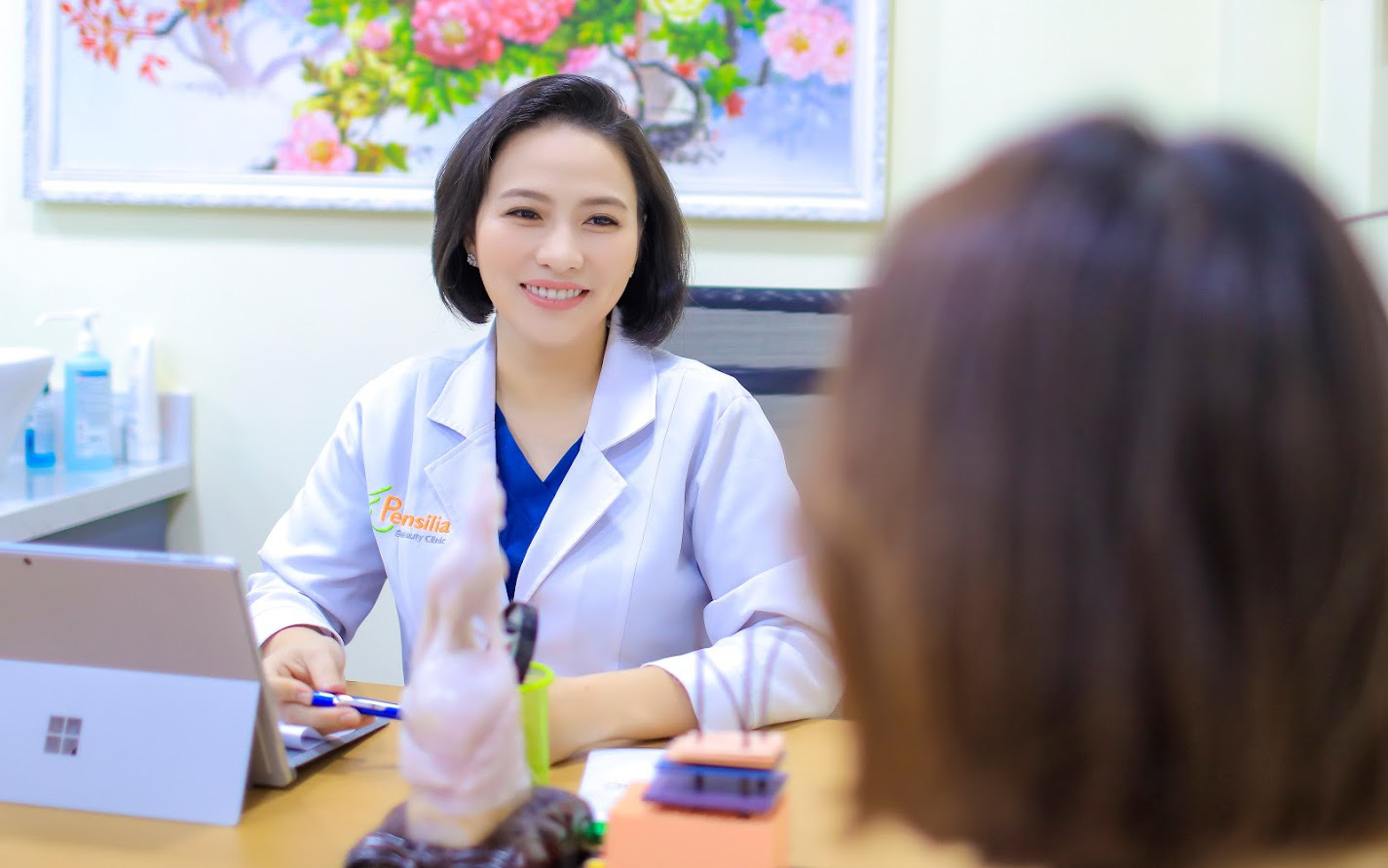 Bác sĩ da liễu Nguyễn Phương Thảo chỉ cách ngăn ngừa và điều trị nám da, tàn nhang