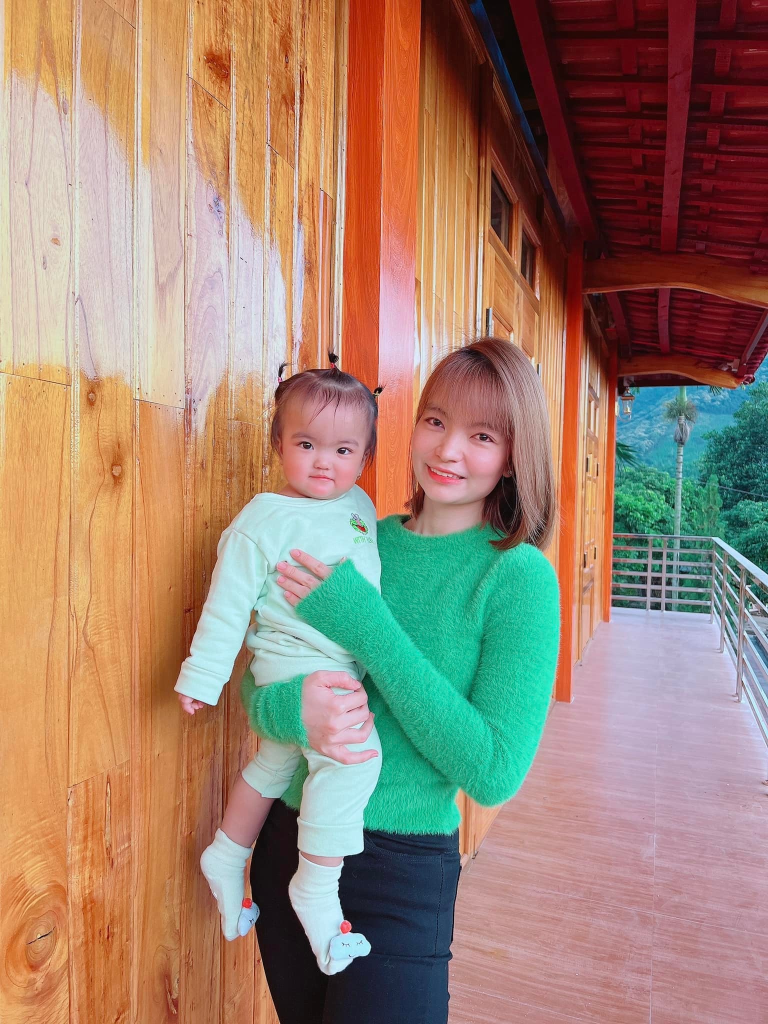 Mẹ con sao Việt chăm diện đồ đôi, dịu dàng lẫn cá tính hết nấc đúng chuẩn ''đời này nhất định phải có một cô con gái'' - Ảnh 14.