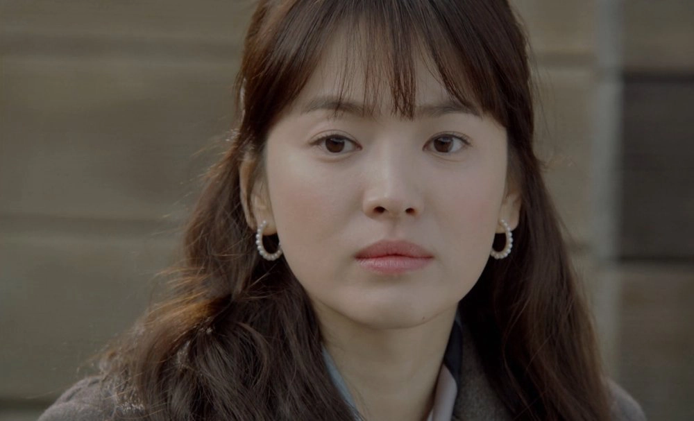 Bốn lần Song Hye Kyo mất Daesang: Bị Lee Bo Young hạ gục liên tiếp 2 lần, trắng tay trước chồng cũ Song Joong Ki - Ảnh 1.
