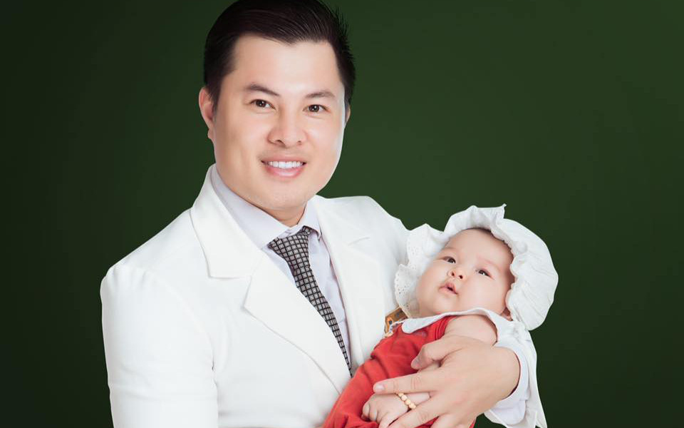 Bác sĩ Phạm Thành Sơn gieo hạnh phúc hơn 2000 cặp hiếm muộn