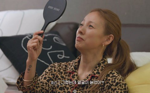 "Nữ thần gợi cảm" một thời Lee Hyori khóc nức nở, buồn bã thừa nhận đã già ở tuổi 44