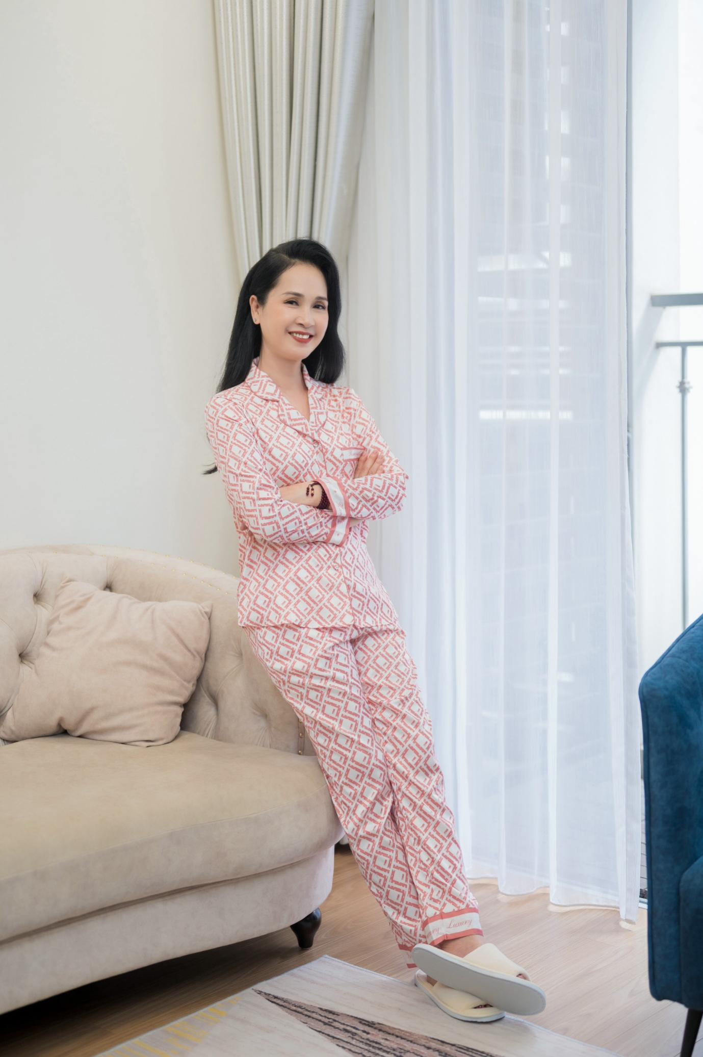 “Mẹ chồng quốc dân” - NSND Lan Hương gợi ý các tiêu chí chọn đồ bộ mặc nhà - Ảnh 3.