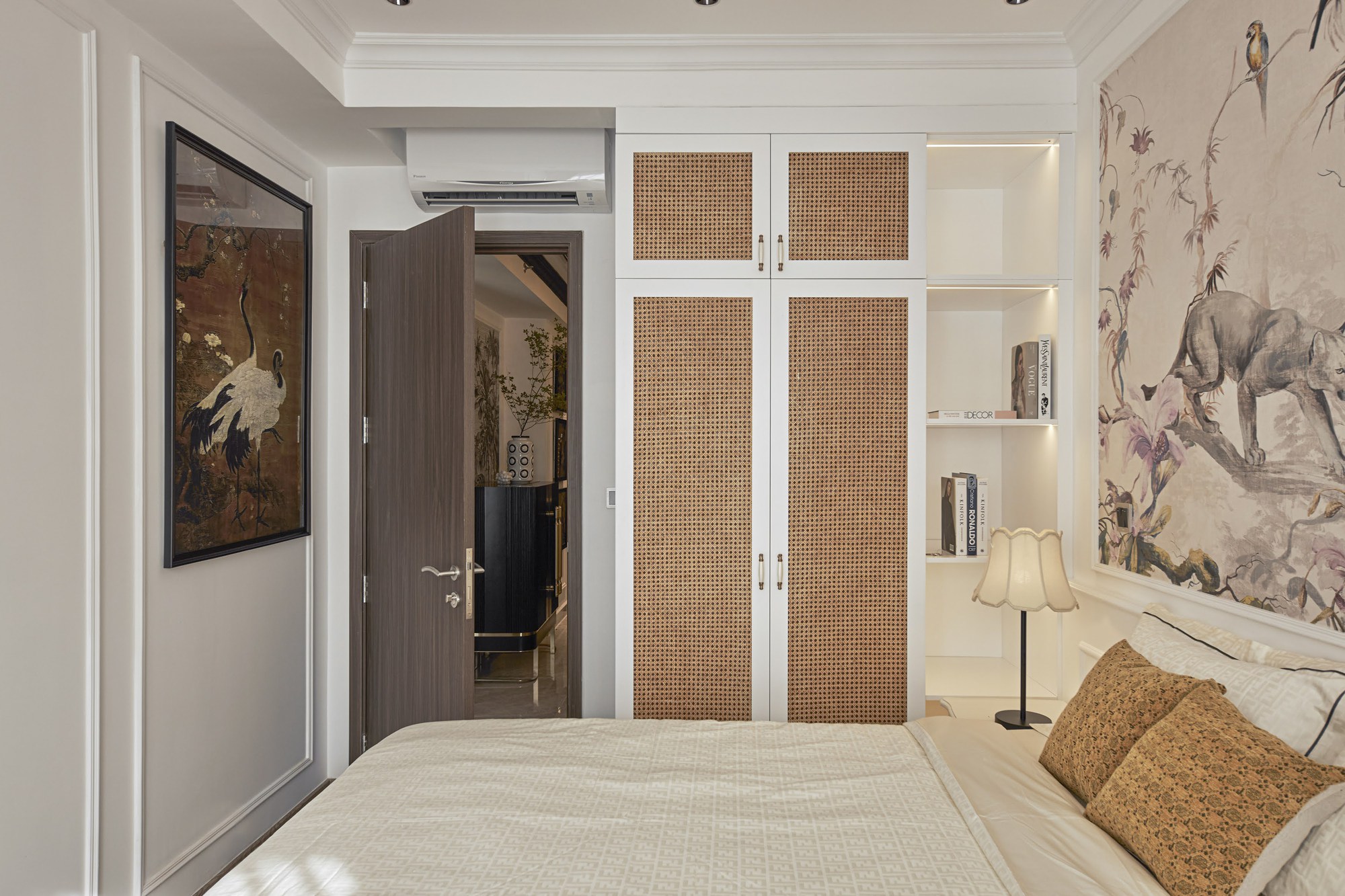 Căn hộ 127m² ở Phú Mỹ Hưng gây ấn tưởng nhờ phong cách châu Âu kết hợp chất liệu nội thất thuần Việt - Ảnh 8.