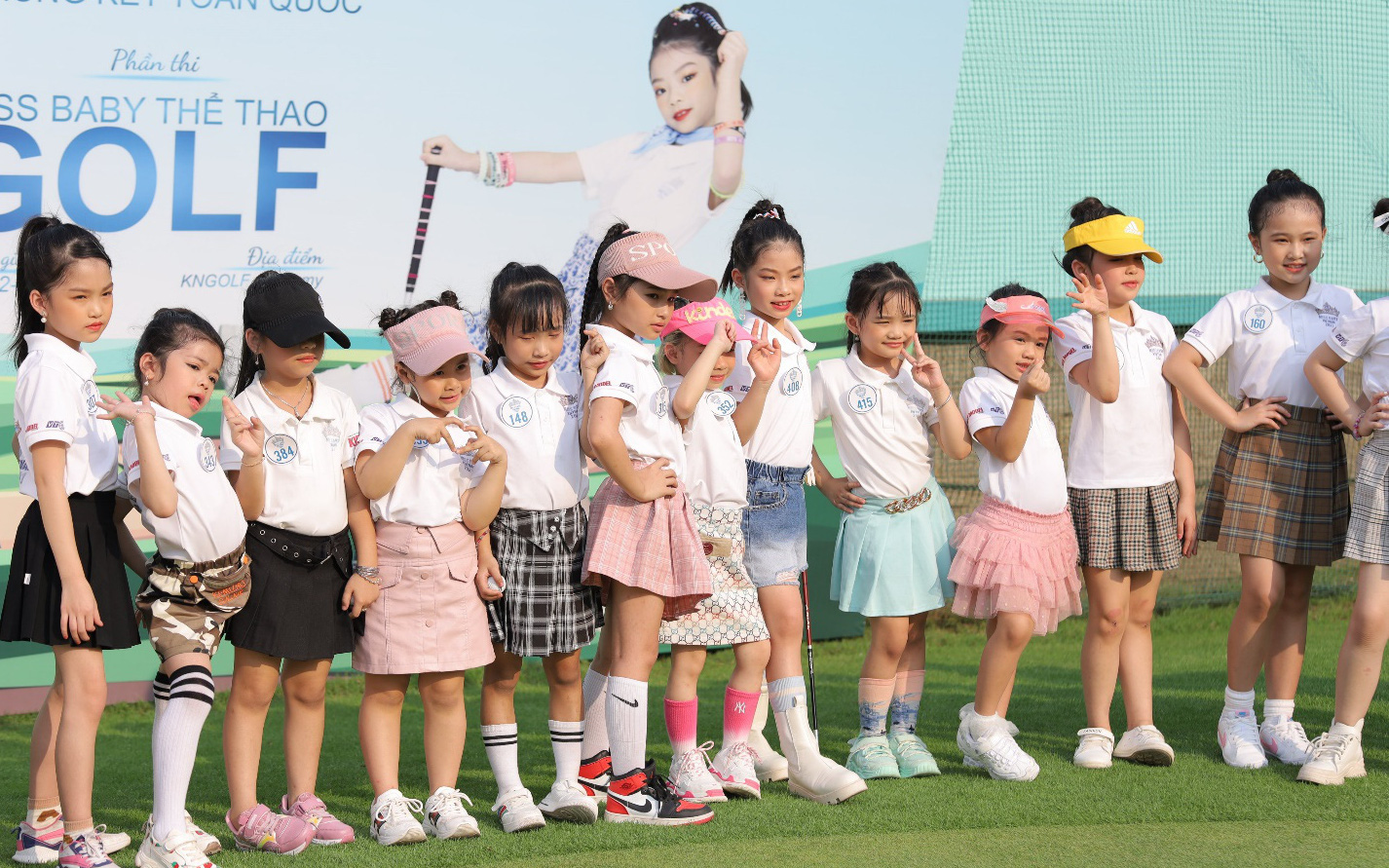 Thí sinh Miss baby Việt Nam 2021 học đánh Golf