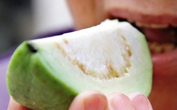 Món quà vặt &quot;quốc dân&quot; của phụ nữ: Hóa ra là liều thuốc hạ đường huyết rẻ tiền, làm mờ nếp nhăn nhưng có 3 nhóm người đừng ăn kẻo bệnh