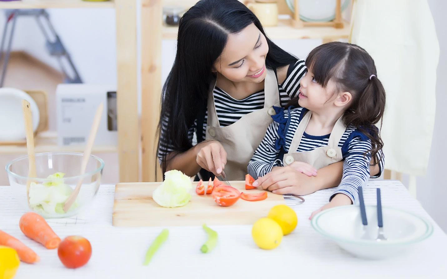 Chọn đúng “trợ thủ”: Mẹ yên tâm, con tự tin đến trường