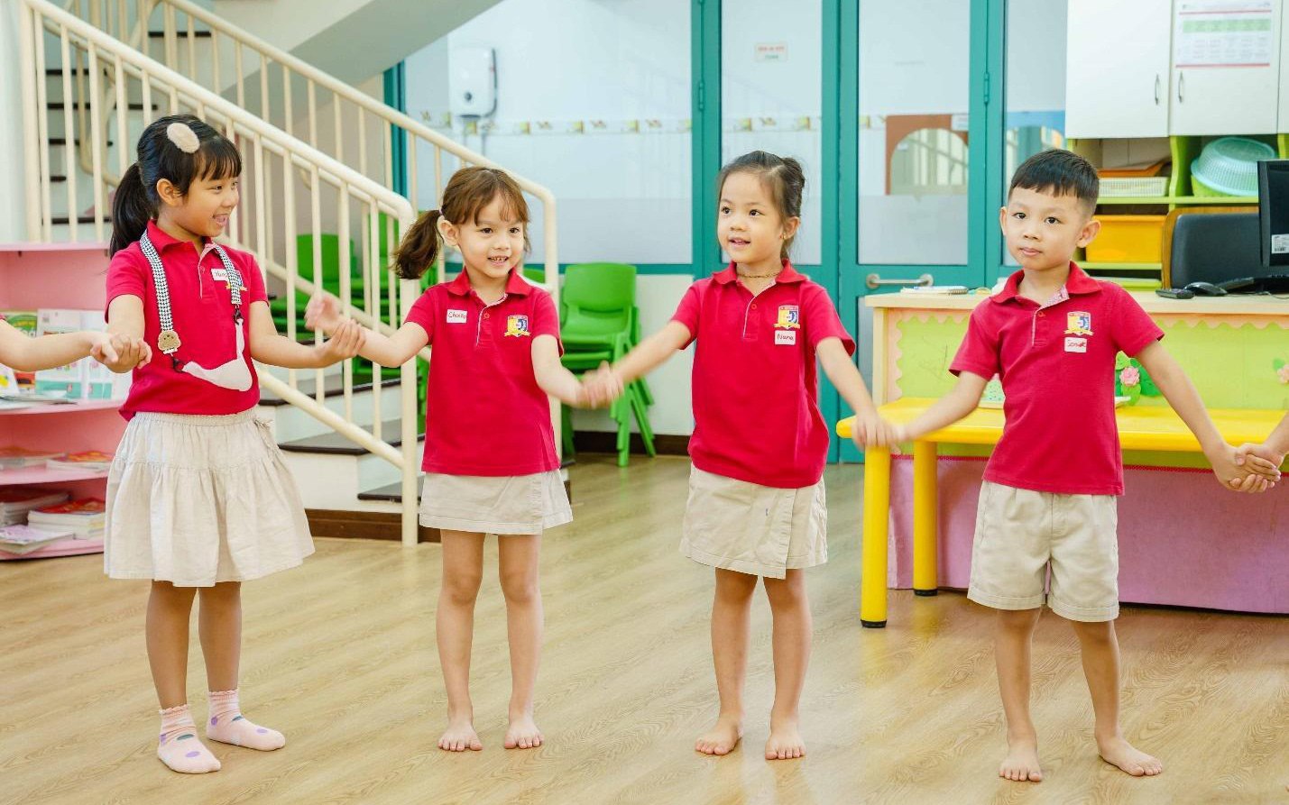 Loạt khoảnh khắc đáng yêu của các bé mầm non Royal School tuần đầu đến trường