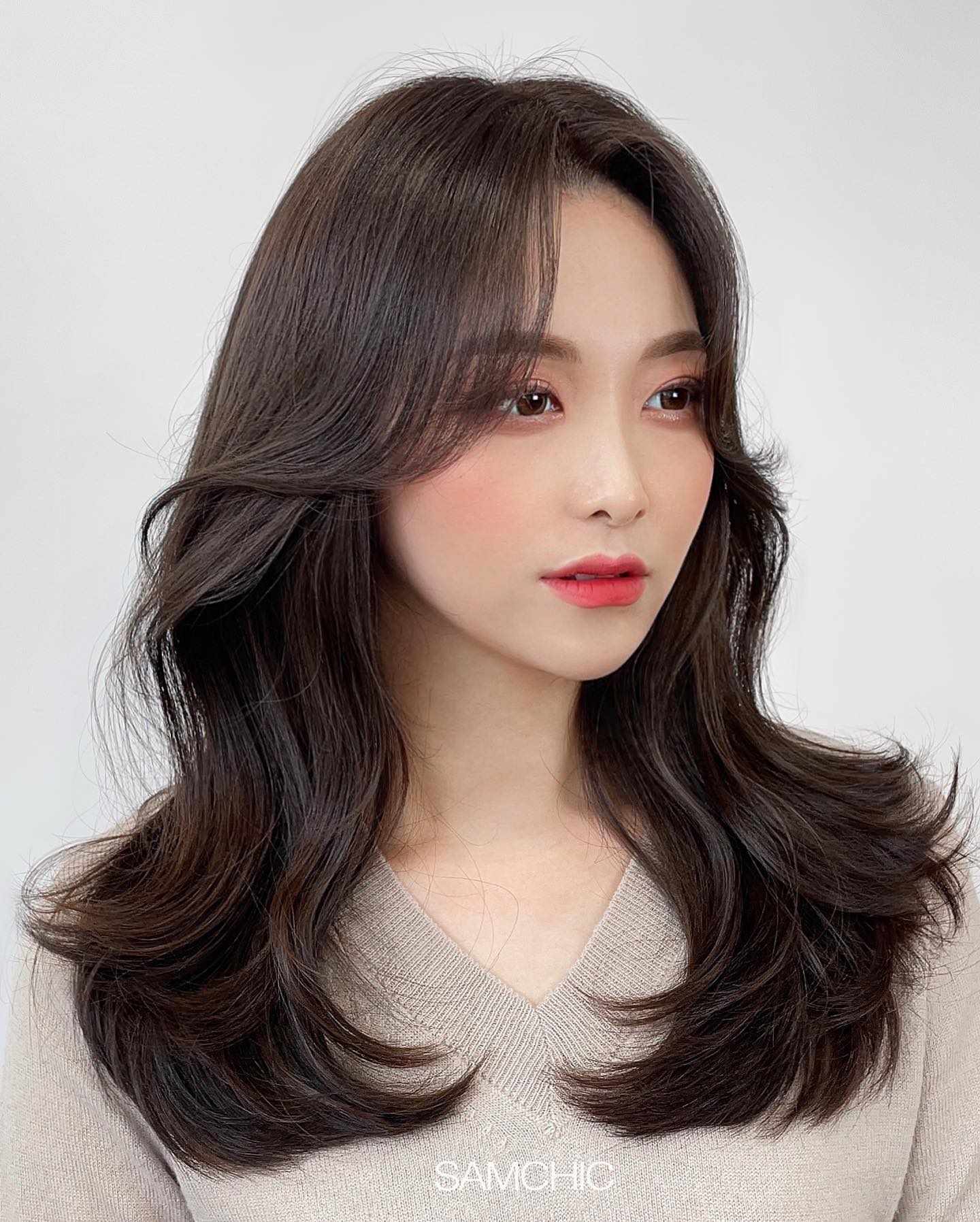 4 tuyệt chiêu dưỡng tóc sống còn học lỏm từ gái Hàn giúp tóc mềm mướt, bồng bềnh - Ảnh 5.