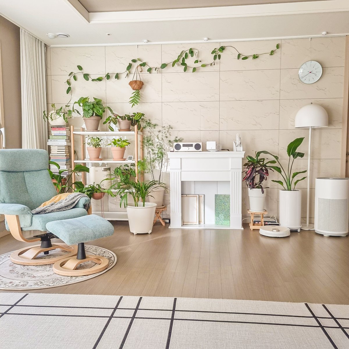 Thiết kế căn hộ theo phong cách tối giản, mẹ bỉm sữa Hàn Quốc biến phòng khách thành không gian vui chơi “đã đời” cho bé - Ảnh 3.
