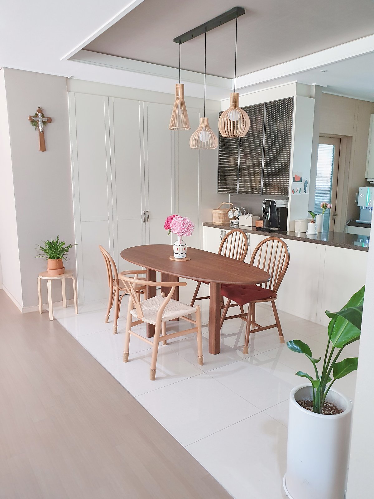Thiết kế căn hộ theo phong cách tối giản, mẹ bỉm sữa Hàn Quốc biến phòng khách thành không gian vui chơi “đã đời” cho bé - Ảnh 6.
