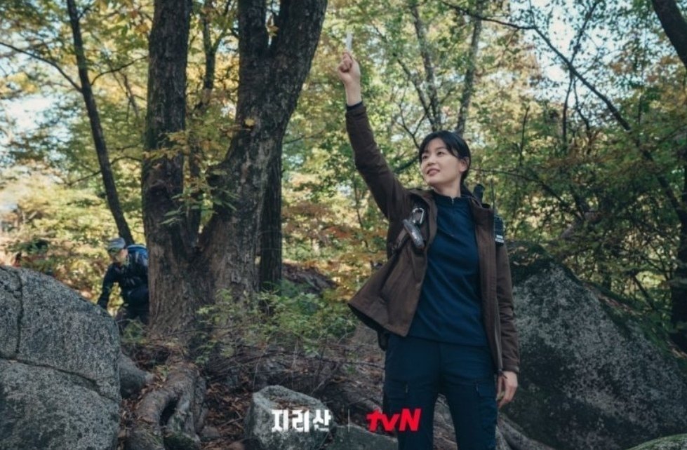 Jeon Ji Hyun bị thương hiệu hợp tác 8 năm &quot;phản bội&quot; không gia hạn hợp đồng vì phim flop thảm hại - Ảnh 3.