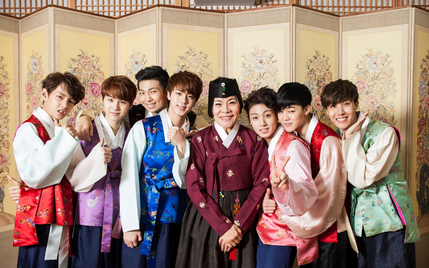 Không ngờ một nhà thiết kế có sức ảnh hưởng khắp Hàn Quốc lại mê món Phở Việt, order liền 10 suất và chờ ship suốt 1 tiếng