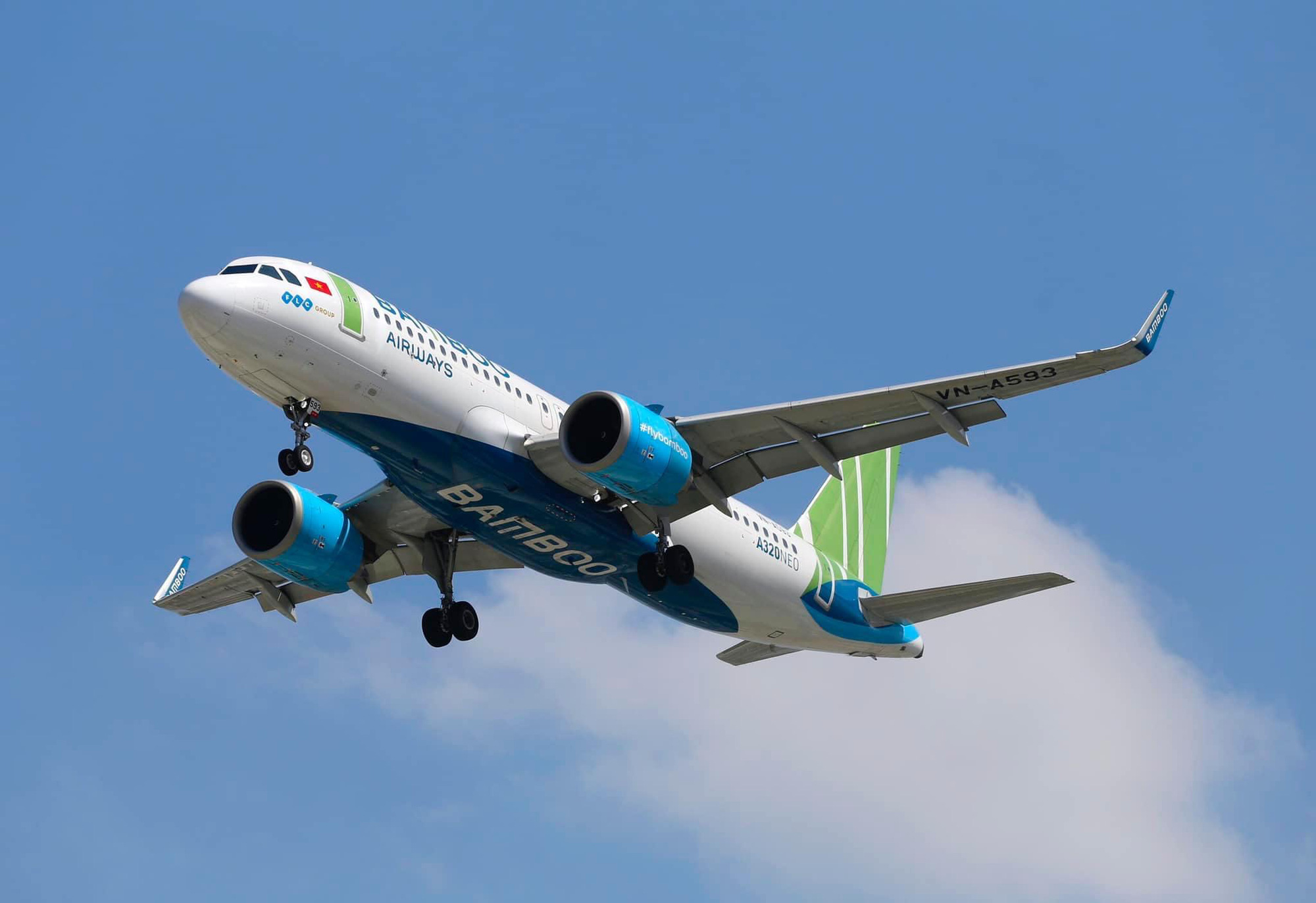 Bamboo Airways tưng bừng ưu đãi mở cửa bầu trời, bay quốc tế chỉ từ 5 USD - Ảnh 2.