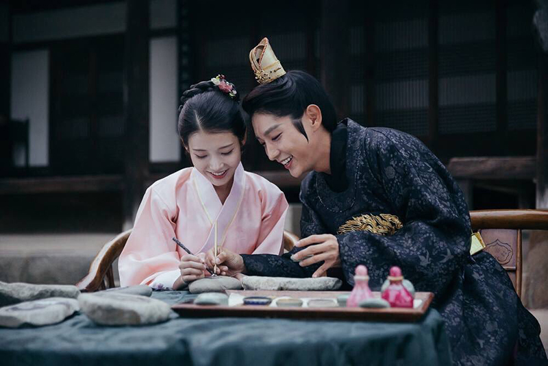 Dàn nam thần 'nhan sắc mãi đỉnh' trên màn ảnh xứ Hàn: Lee Min Ho ngày càng 'sang - xịn - mịn' sau hơn 1 thập kỷ, tạo hình cổ trang của Song Joong Ki trông ra sao? - Ảnh 26.