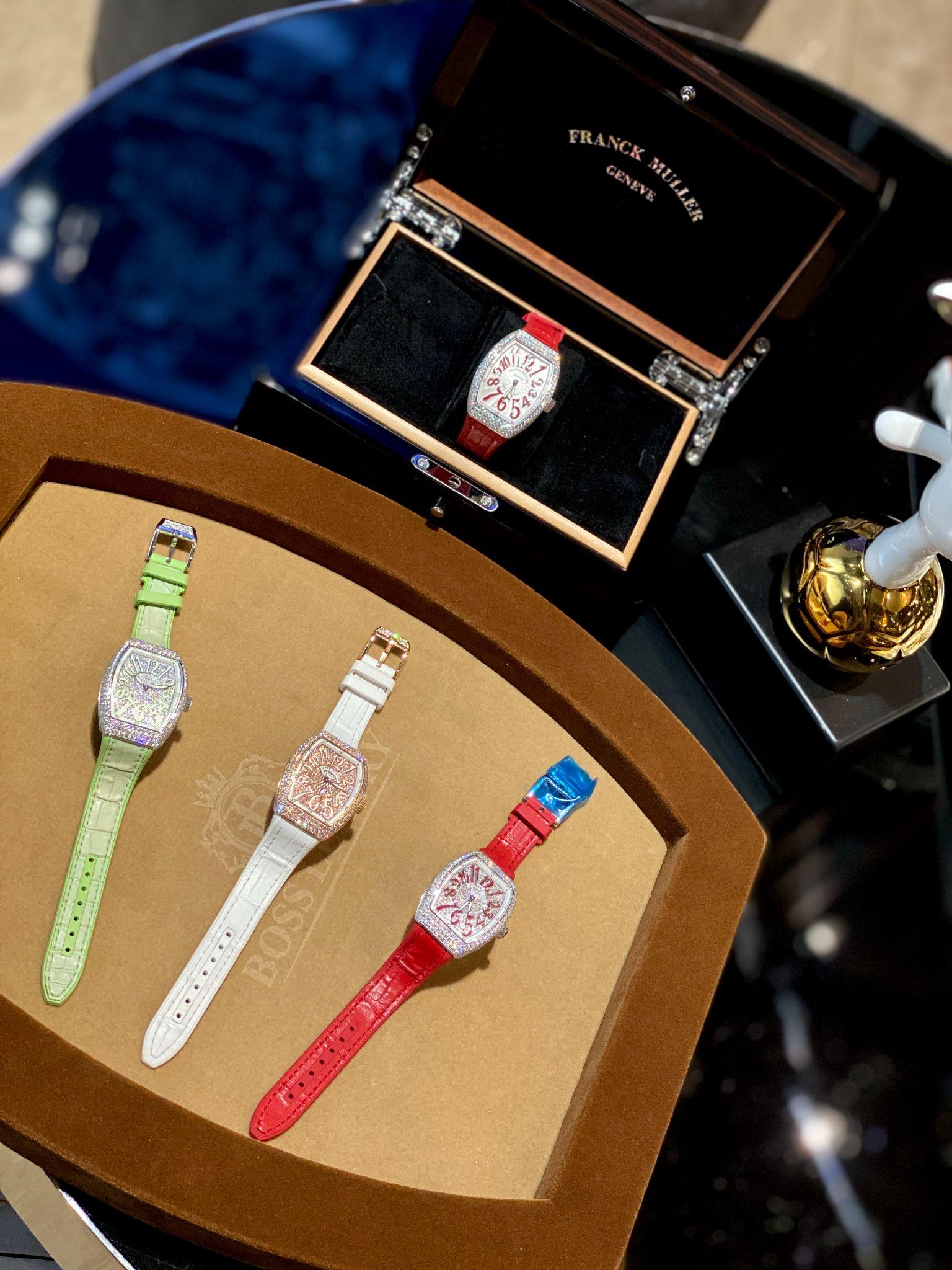 Top 5 đồng hồ nữ hứa hẹn gây sốt tại Boss Luxury Hà Nội trong năm 2022 - Ảnh 4.