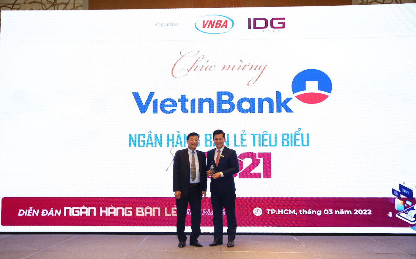 VietinBank xuất sắc nhận cú đúp giải thưởng tại diễn đàn ngân hàng bán lẻ