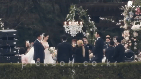 Trọn vẹn những khoảnh khắc khó quên trong đám cưới Hyun Bin - Son Ye Jin: Cô dâu - chú rể đẹp xuất sắc, bố mẹ nghẹn ngào chứng kiến hạnh phúc của các con - Ảnh 10.