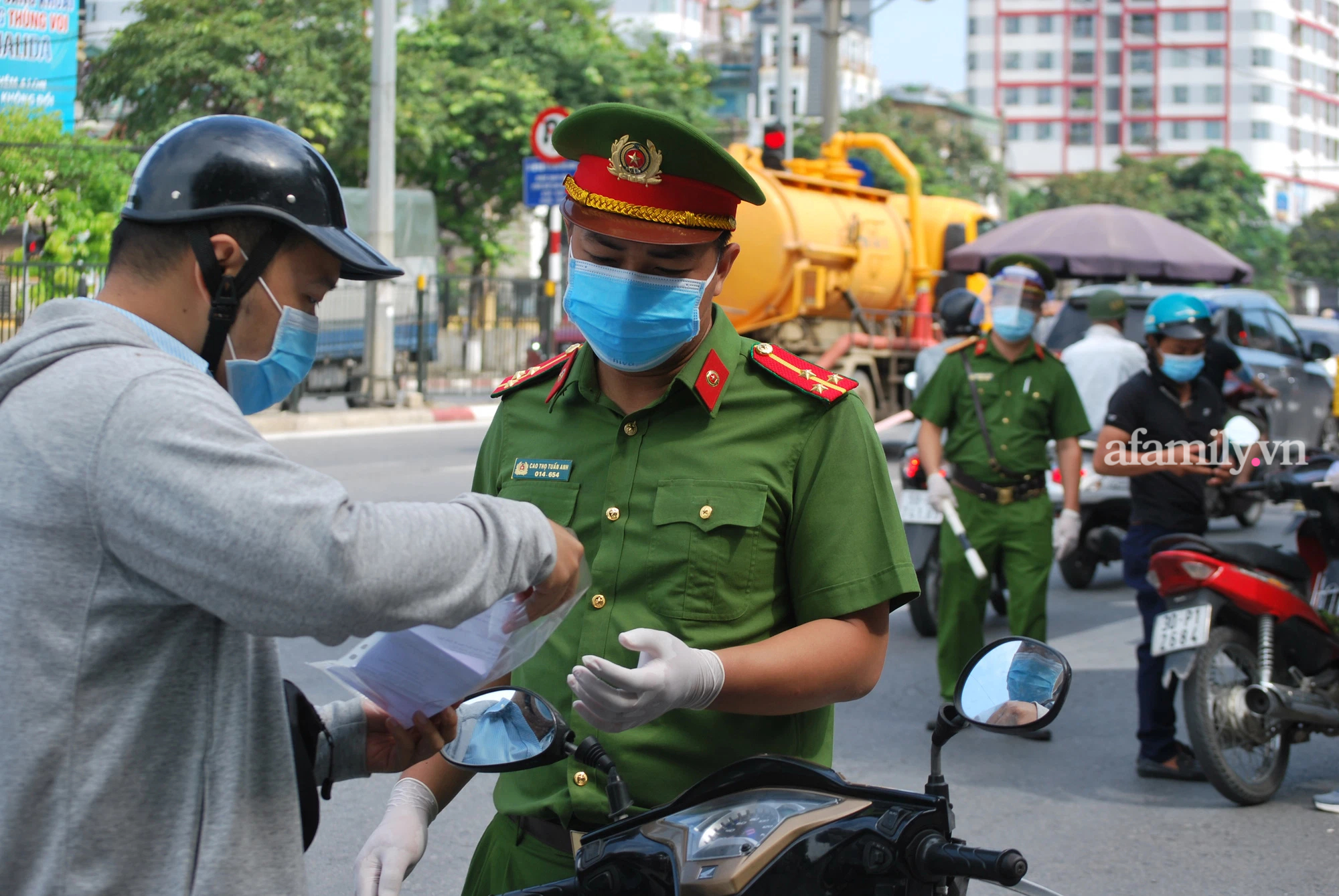 Việt Nam cơ bản đã bao phủ 2 liều vaccine cho người từ 12 tuổi trở lên - Ảnh 2.