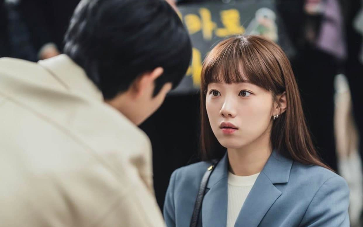 "50 sắc thái" của Lee Sung Kyung trong phim mới Sao băng: Sao làm gì cũng xinh xuất sắc thế này?