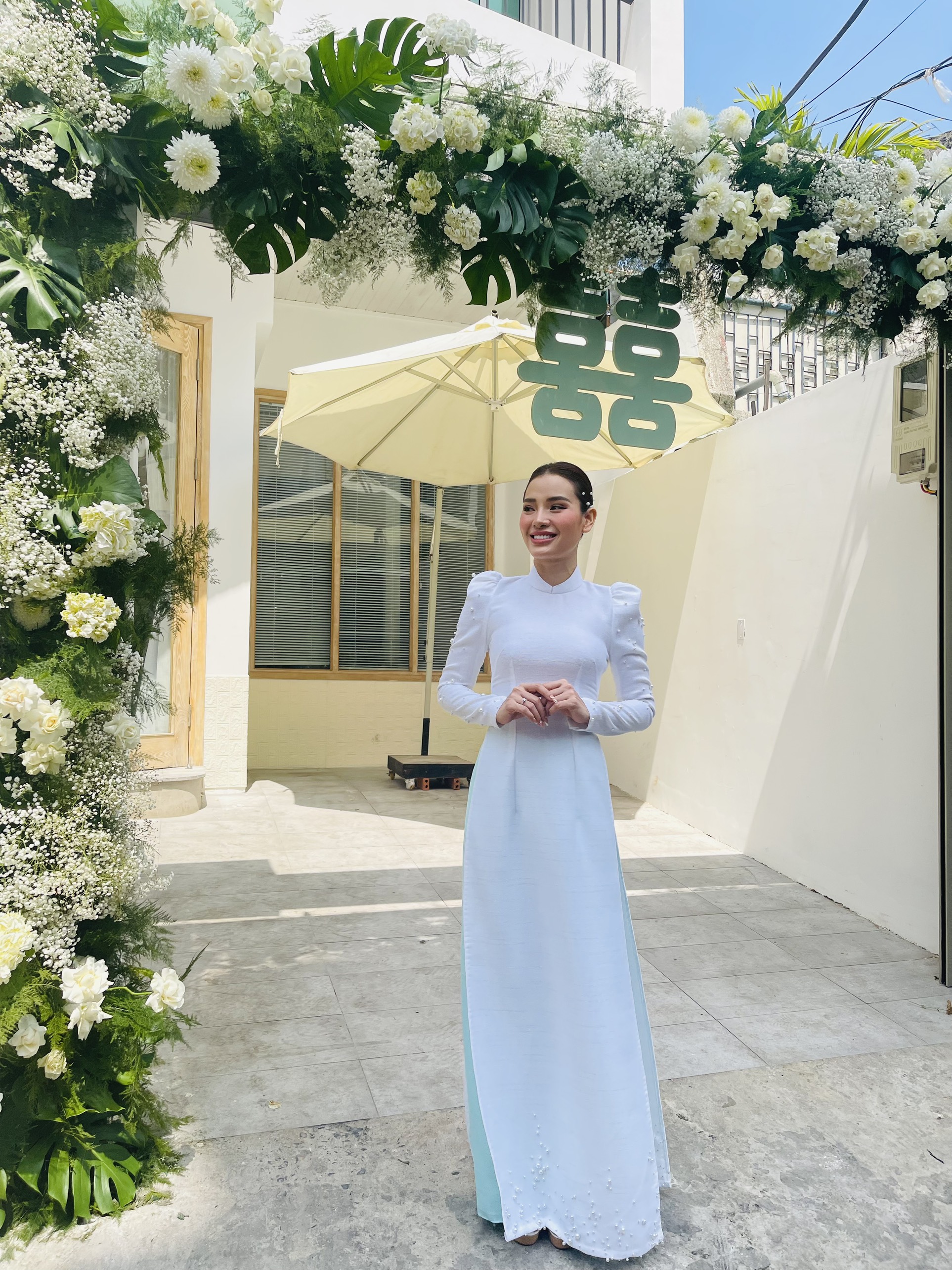 Đám cưới Phương Trinh Jolie - Lý Bình: Cô dâu xuất hiện trong tà áo dài cưới, biểu cảm 