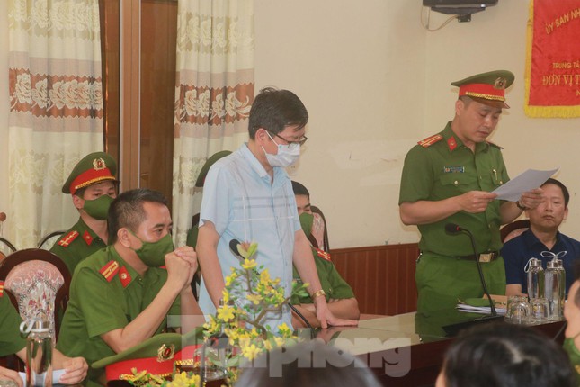Vụ Việt Á: Bắt tạm giam Giám đốc và 4 cán bộ của CDC Nam Định - Ảnh 1.