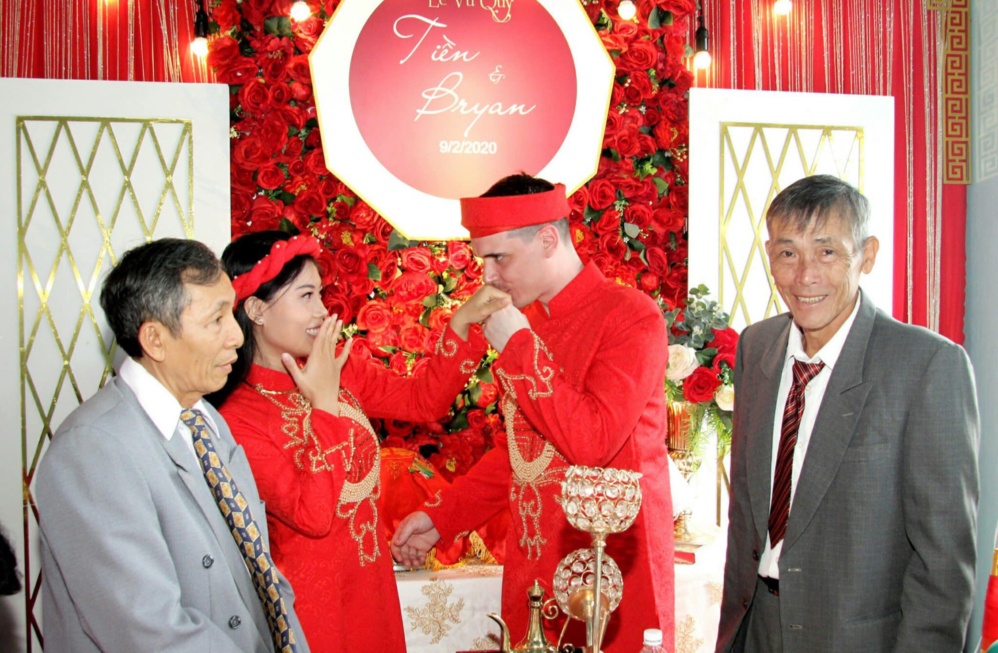 Cô gái Việt kết hôn với người đàn ông ngoại quốc hơn 15 tuổi ngay lần gặp đầu tiên: Thấy con dâu, mẹ chồng 